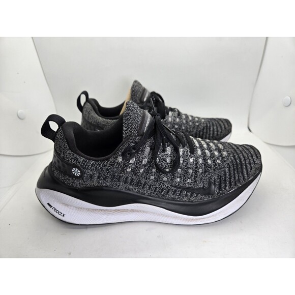 Athletic_Shoes